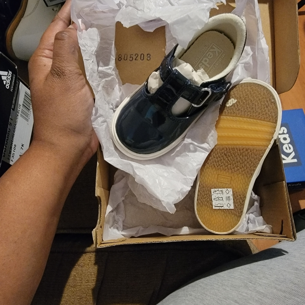 Keds Navy Leather Patent 61/2 W